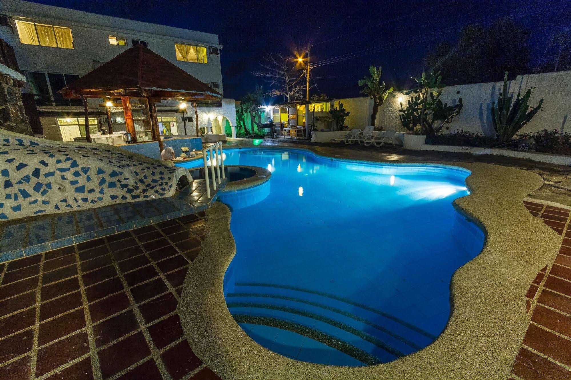 Bed and Breakfast Casa Opuntia Пуерто-Бакерісо-Морено Екстер'єр фото