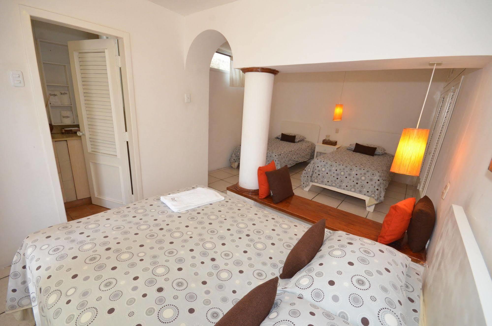 Bed and Breakfast Casa Opuntia Пуерто-Бакерісо-Морено Екстер'єр фото